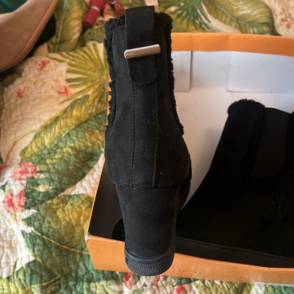 unisa black wedge boot size 8.5 New in box (no lid) - Picture 3 of 3